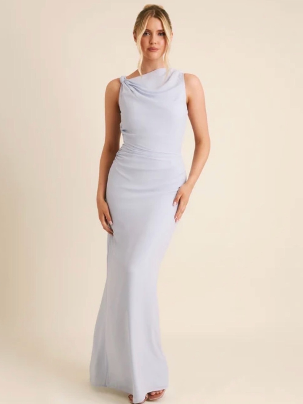 Six Stories NOELLE
Twist Asymmetrical Chiffon Bridesmaid Dress